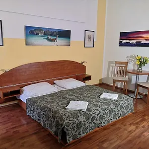 Auspicie Aparthotel